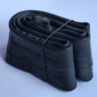 Камера 16x2.50 CST з вигнутим вентилем AV 45°